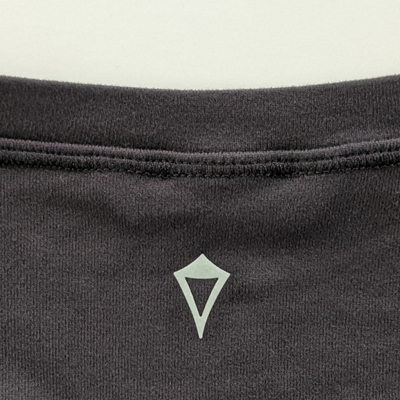 Ivivva by Lululemon Black Heart Practice Ready Pima-Blend Long-Sleeve Tee 10 - Picture 7 of 7